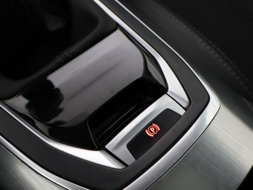 Peugeot 308 SW 1.5 BLUEHDI 130 PK PREMIUM *BTW* + TREKHAAK | PANORAMA | CAMERA | APPEL CARPLAY ActivLease financial lease