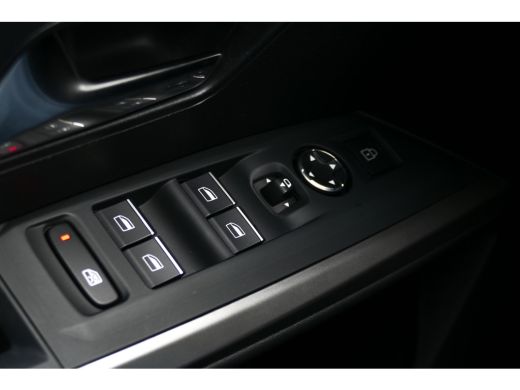 Peugeot 5008 1.2 HYBRID 145PK 7-ZITS GT AUTOMAAT / NAVI /CLIMA / PDC / 19"LMV / CAMERA / ELEKTR. ACHTERKLEP / ... ActivLease financial lease