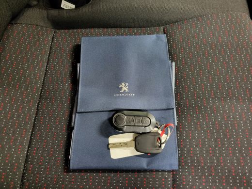 Peugeot Boxer 2.2BlueHDi 120pk L2/H2 2X Schuifdeur Euro 6! ActivLease financial lease