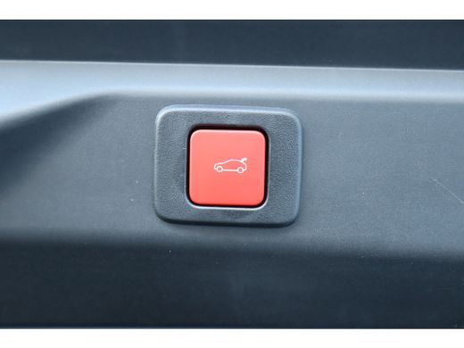 Peugeot e-3008 73KWH GT AVANTAGE 214PK | 11 kW lader | Achterbank in delen neerklapbaar | Achteruitrij assistent ActivLease financial lease