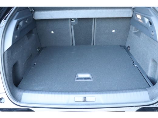 Peugeot e-3008 73KWH GT AVANTAGE 214PK | 11 kW lader | Achterbank in delen neerklapbaar | Achteruitrij assistent ActivLease financial lease