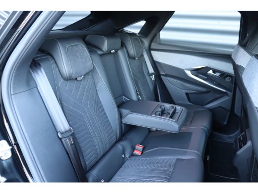 Peugeot e-3008 73KWH GT AVANTAGE 214PK | 11 kW lader | Achterbank in delen neerklapbaar | Achteruitrij assistent ActivLease financial lease