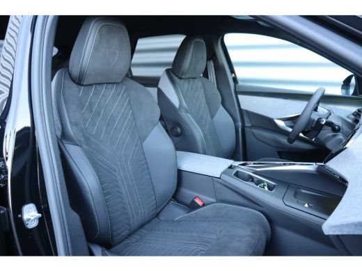 Peugeot e-3008 73KWH GT AVANTAGE 214PK | 11 kW lader | Achterbank in delen neerklapbaar | Achteruitrij assistent ActivLease financial lease