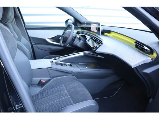 Peugeot e-3008 73KWH GT AVANTAGE 214PK | 11 kW lader | Achterbank in delen neerklapbaar | Achteruitrij assistent ActivLease financial lease