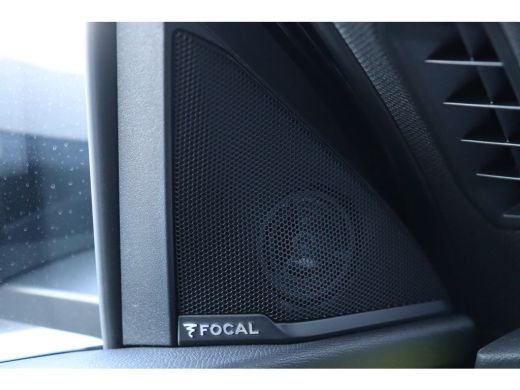 Peugeot e-3008 73KWH GT AVANTAGE 214PK | 11 kW lader | Achterbank in delen neerklapbaar | Achteruitrij assistent ActivLease financial lease