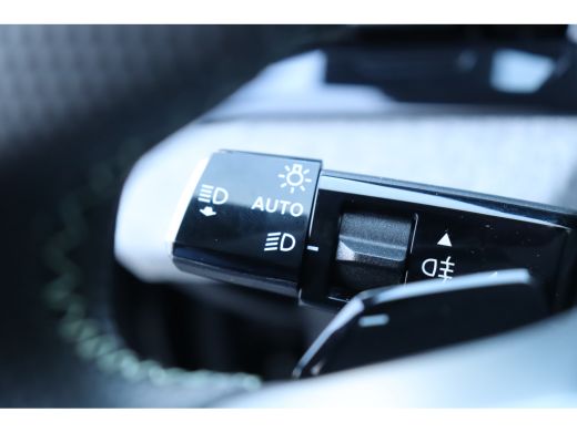 Peugeot e-3008 73KWH GT AVANTAGE 214PK | 11 kW lader | Achterbank in delen neerklapbaar | Achteruitrij assistent ActivLease financial lease