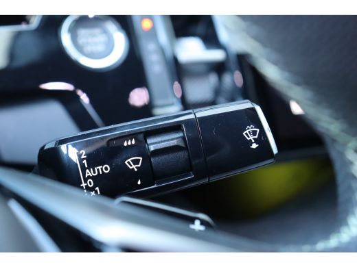 Peugeot e-3008 73KWH GT AVANTAGE 214PK | 11 kW lader | Achterbank in delen neerklapbaar | Achteruitrij assistent ActivLease financial lease