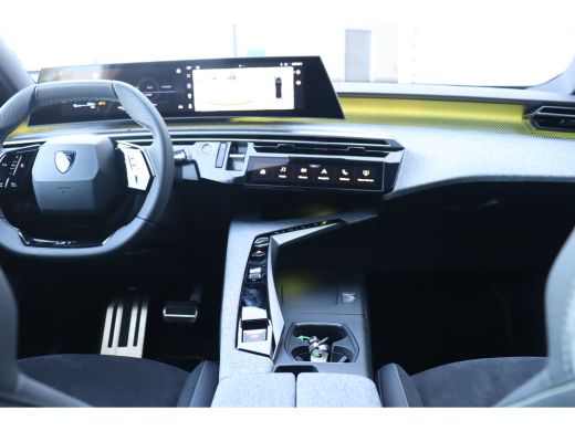 Peugeot e-3008 73KWH GT AVANTAGE 214PK | 11 kW lader | Achterbank in delen neerklapbaar | Achteruitrij assistent ActivLease financial lease