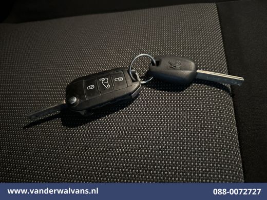 Peugeot Expert 2.0BlueHDI 123pk L2H1 Euro6 Airco | Dakdragers | Trekhaak | Cruisecontrol Parkeersensoren ActivLease financial lease