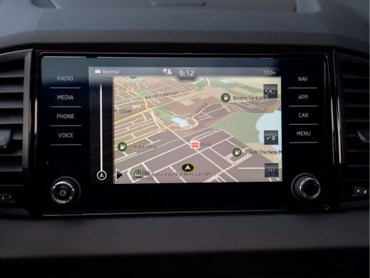 Skoda Karoq 1.5 TSI ACT Sportline Business | Panodak | Adapt. cr. | Camera |Stoel & Stuur verw. | Keyless | P... ActivLease financial lease