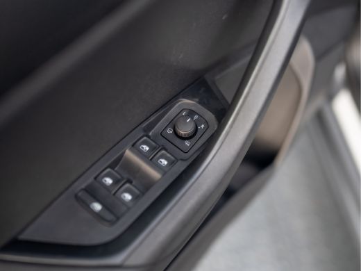 Skoda Karoq 1.5 TSI ACT Sportline Business | Panodak | Adapt. cr. | Camera |Stoel & Stuur verw. | Keyless | P... ActivLease financial lease