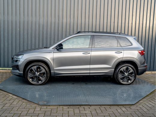 Skoda Karoq 1.5 TSI ACT Sportline Business | Panodak | Adapt. cr. | Camera |Stoel & Stuur verw. | Keyless | P... ActivLease financial lease
