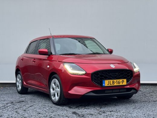 Suzuki Swift 1.2 Dualjet M-Hybrid Club Automaat 86pk | Achteruitrijcamera | Verwarmde stoelen | Climate Contro... ActivLease financial lease