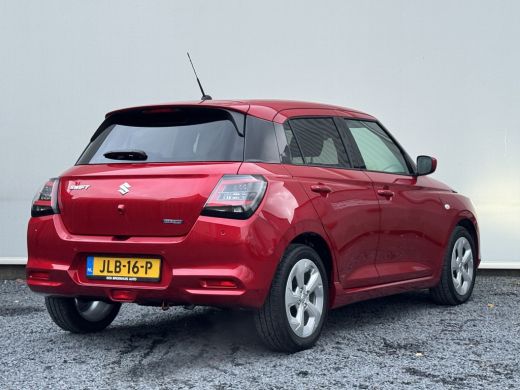Suzuki Swift 1.2 Dualjet M-Hybrid Club Automaat 86pk | Achteruitrijcamera | Verwarmde stoelen | Climate Contro... ActivLease financial lease