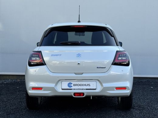Suzuki Swift 1.2 Dualjet M-Hybrid Club Automaat 86 PK | Achteruitrijcamera | Verwarmde Stoelen | Climate Contr... ActivLease financial lease