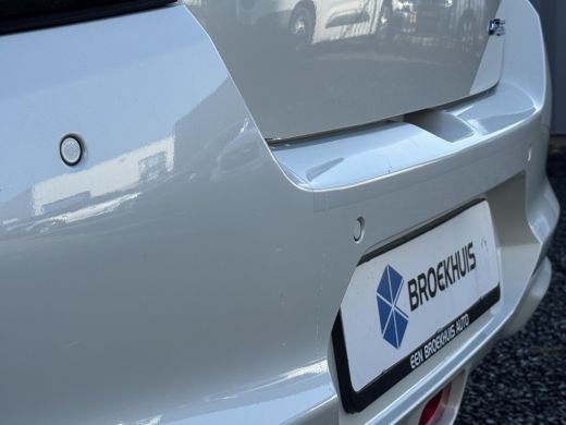 Suzuki Swift 1.2 Dualjet M-Hybrid Club Automaat 86 PK | Achteruitrijcamera | Verwarmde Stoelen | Climate Contr... ActivLease financial lease