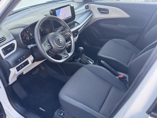 Suzuki Swift 1.2 Dualjet M-Hybrid Club Automaat 86 PK | Achteruitrijcamera | Verwarmde Stoelen | Climate Contr... ActivLease financial lease