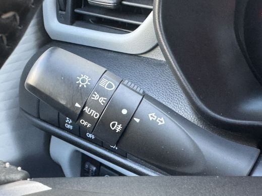 Suzuki Swift 1.2 Dualjet M-Hybrid Club Automaat 86 PK | Achteruitrijcamera | Verwarmde Stoelen | Climate Contr... ActivLease financial lease