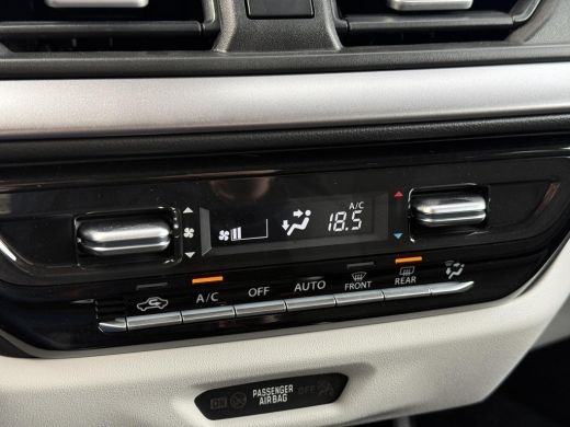 Suzuki Swift 1.2 Style Smart Hybrid **NAVIGATIE/ DODEHOEK DETECTIE/ KEYLESS/ STOELVERWARMING/ GARANTIE** ActivLease financial lease