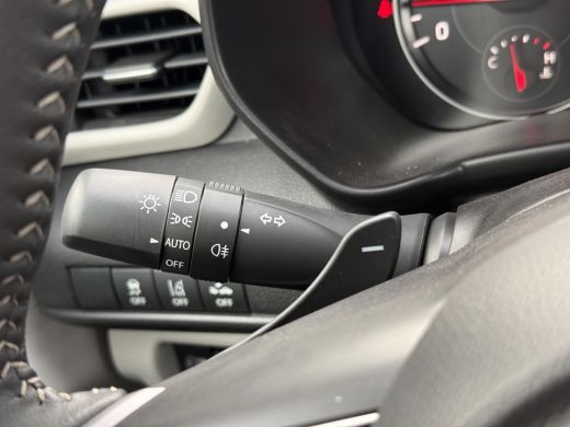 Suzuki Swift 1.2 Style Smart Hybrid **NAVIGATIE/ DODEHOEK DETECTIE/ KEYLESS/ STOELVERWARMING/ GARANTIE** ActivLease financial lease