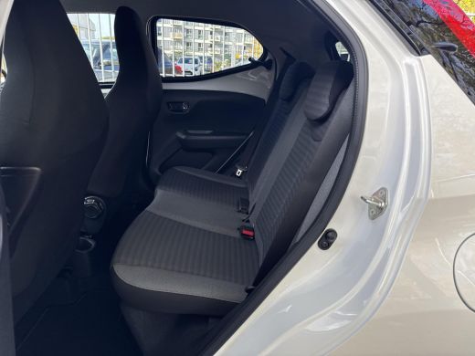 Toyota Aygo 1.0 VVT-i x-joy x-shift | 06-10141018 Voor meer informatie ActivLease financial lease
