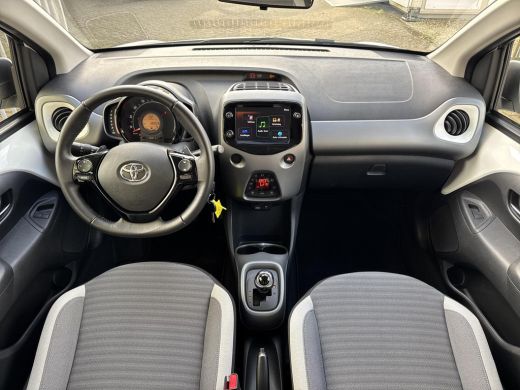 Toyota Aygo 1.0 VVT-i x-joy x-shift | 06-10141018 Voor meer informatie ActivLease financial lease