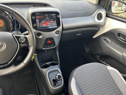 Toyota Aygo 1.0 VVT-i x-joy x-shift | 06-10141018 Voor meer informatie ActivLease financial lease