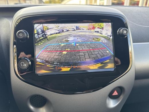 Toyota Aygo 1.0 VVT-i x-joy x-shift | 06-10141018 Voor meer informatie ActivLease financial lease