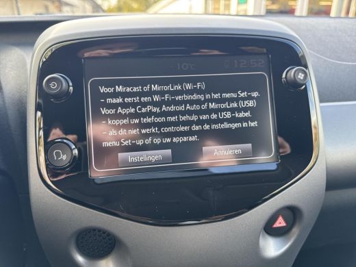 Toyota Aygo 1.0 VVT-i x-joy x-shift | 06-10141018 Voor meer informatie ActivLease financial lease