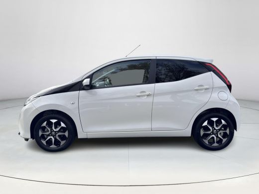 Toyota Aygo 1.0 VVT-i x-joy x-shift | 06-10141018 Voor meer informatie ActivLease financial lease
