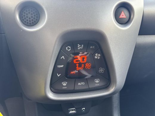 Toyota Aygo 1.0 VVT-i x-joy x-shift | 06-10141018 Voor meer informatie ActivLease financial lease