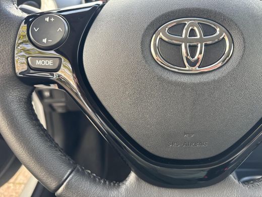 Toyota Aygo 1.0 VVT-i x-joy x-shift | 06-10141018 Voor meer informatie ActivLease financial lease