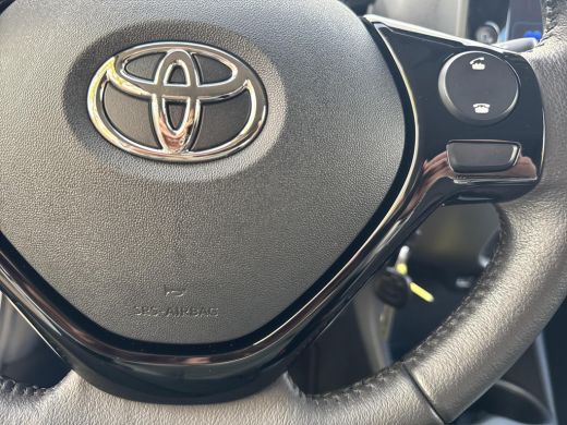 Toyota Aygo 1.0 VVT-i x-joy x-shift | 06-10141018 Voor meer informatie ActivLease financial lease