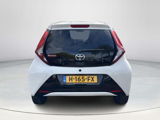 Toyota Aygo 1.0 VVT-i x-joy x-shift | 06-10141018 Voor meer informatie ActivLease financial lease