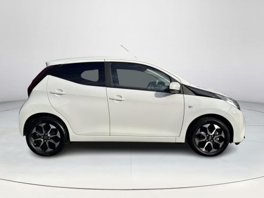 Toyota Aygo 1.0 VVT-i x-joy x-shift | 06-10141018 Voor meer informatie ActivLease financial lease