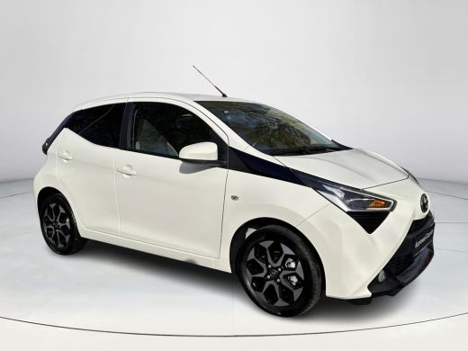 Toyota Aygo 1.0 VVT-i x-joy x-shift | 06-10141018 Voor meer informatie ActivLease financial lease
