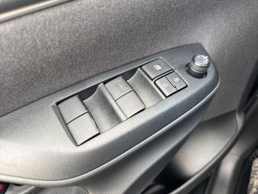 Toyota Yaris Cross 1.5 Hybrid 115 First Edition | 06-10141018 Voor meer informatie ActivLease financial lease