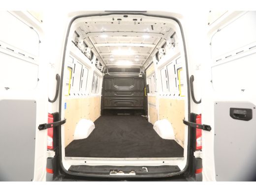 Volkswagen Crafter 35 2.0 TDI L3H3 RWD | 177PK | 3500kg Trekgew. | Trekh. | Airco | Cruise | 3-Zits | Camera | Carplay ActivLease financial lease