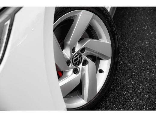 Volkswagen Golf 1.4TSI eHybrid 245pk GTE | Achteruitrijcamera | 17" | Adaptive Cruise | Navigatie | Stoelverwarming ActivLease financial lease