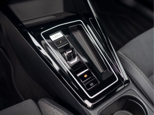 Volkswagen Golf 1.5 eTSI 50 Edition | Panodak | Head Up | Stoelgeheugen | Trekhaak Elk. Wegkl. | Harman/ Kardon |... ActivLease financial lease