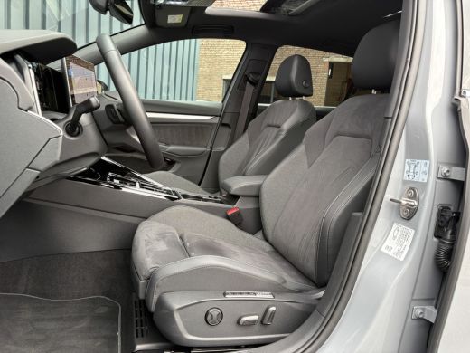 Volkswagen Golf 1.5 eTSI 50 Edition | Panodak | Head Up | Stoelgeheugen | Trekhaak Elk. Wegkl. | Harman/ Kardon |... ActivLease financial lease