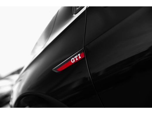 Volkswagen Golf 2.0 TSI GTI DSG | Panorama Dak | 1e eigenaar | Harman / Kardon | HUD | ActivLease financial lease