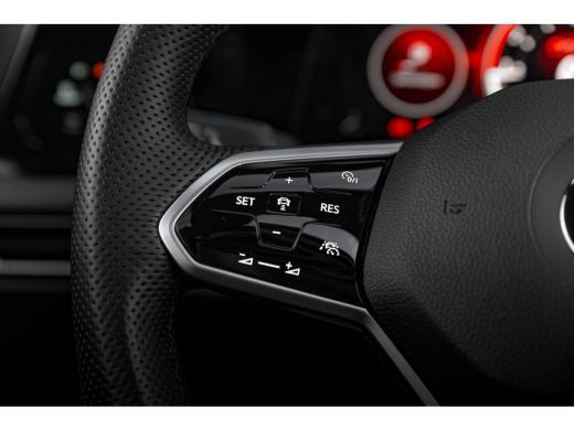 Volkswagen Golf 2.0 TSI GTI DSG | Panorama Dak | 1e eigenaar | Harman / Kardon | HUD | ActivLease financial lease