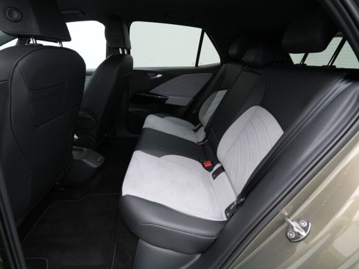 Volkswagen ID.3 Pro Business 59 kWh Navigatie Camera Stoelverwarming Acc 129 ActivLease financial lease
