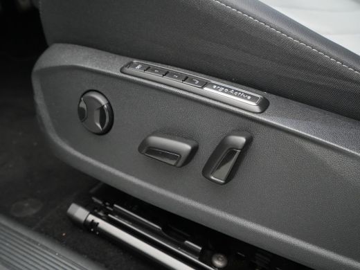 Volkswagen ID.3 Pro Business 59 kWh Navigatie Camera Stoelverwarming Acc 129 ActivLease financial lease