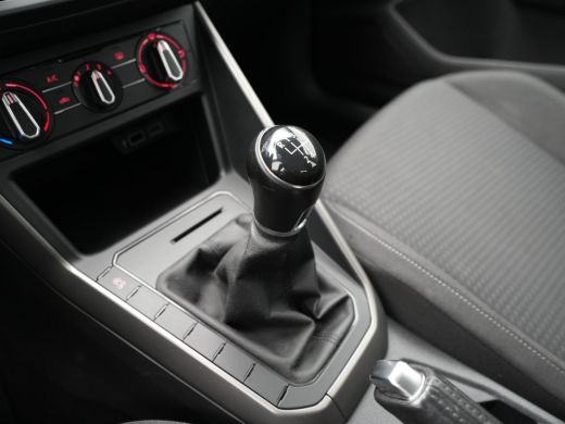 Volkswagen Polo 1.0 TSI 95pk Comfortline Business Navigatie Acc Carplay Dab 30 ActivLease financial lease