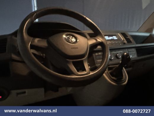 Volkswagen Transporter 2.0 TDI 102pk L2H1 Euro6 Airco | 2200kg Trekhaak | Cruisecontrol | Sidebars | L&M Velgen Parkeers... ActivLease financial lease