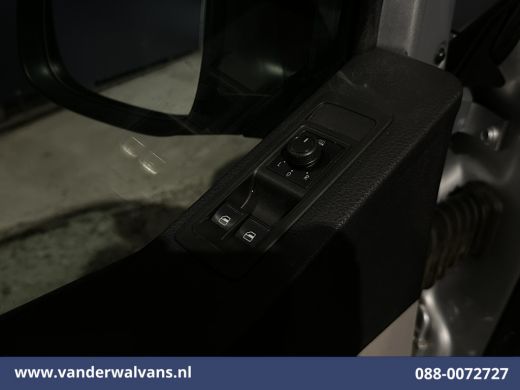 Volkswagen Transporter 2.0 TDI 102pk L2H1 Euro6 Airco | 2200kg Trekhaak | Cruisecontrol | Sidebars | L&M Velgen Parkeers... ActivLease financial lease