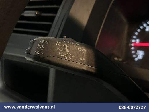 Volkswagen Transporter 2.0 TDI 102pk L2H1 Euro6 Airco | 2200kg Trekhaak | Cruisecontrol | Sidebars | L&M Velgen Parkeers... ActivLease financial lease