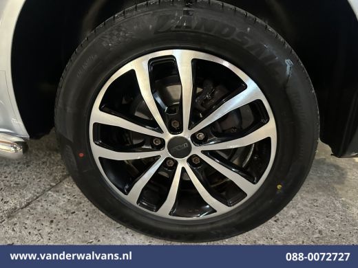 Volkswagen Transporter 2.0 TDI 102pk L2H1 Euro6 Airco | 2200kg Trekhaak | Cruisecontrol | Sidebars | L&M Velgen Parkeers... ActivLease financial lease